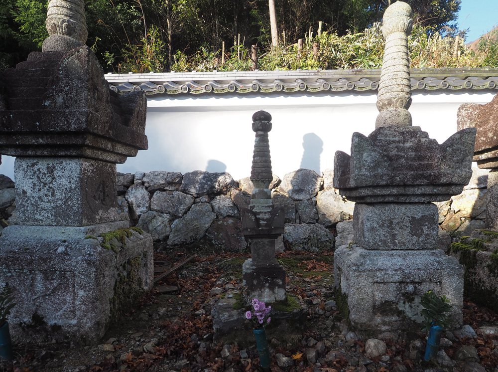 清瀧寺京極家墓所京極高吉墓