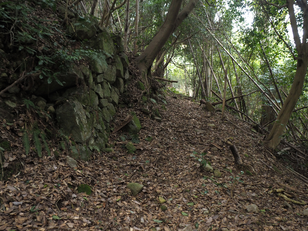 本谷道右折