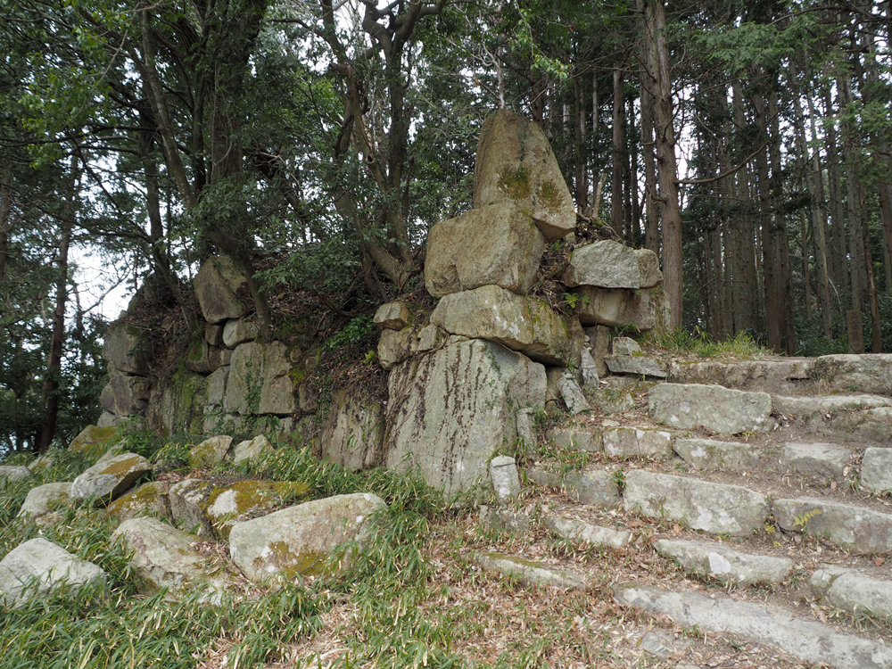 観音寺城伝平井丸虎口