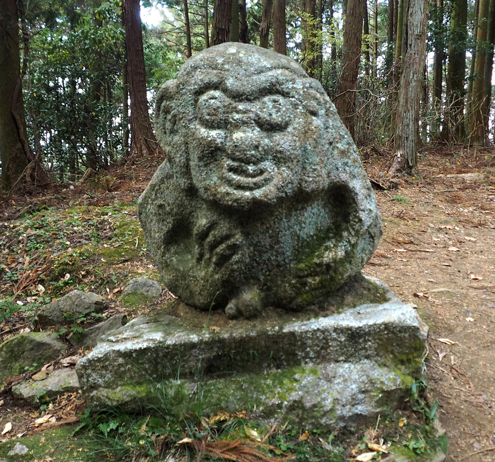 高取城の猿石
