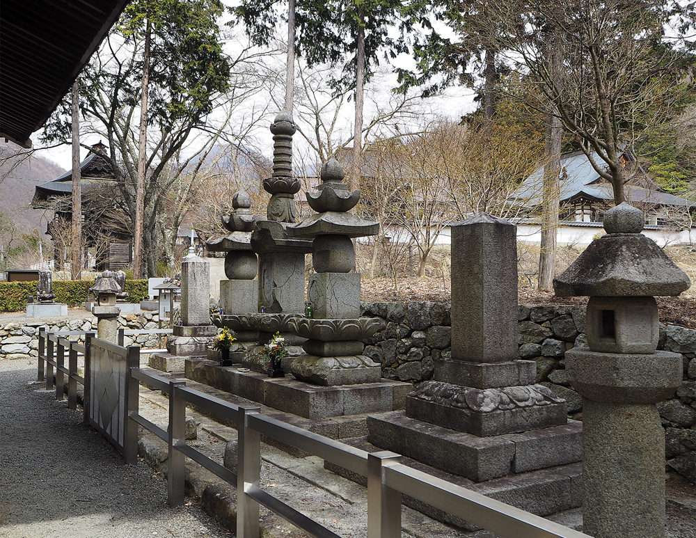 武田勝頼他石塔
