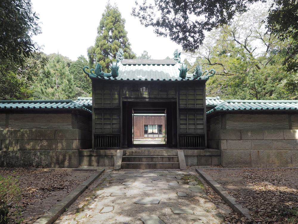 源敬公廟竜の門