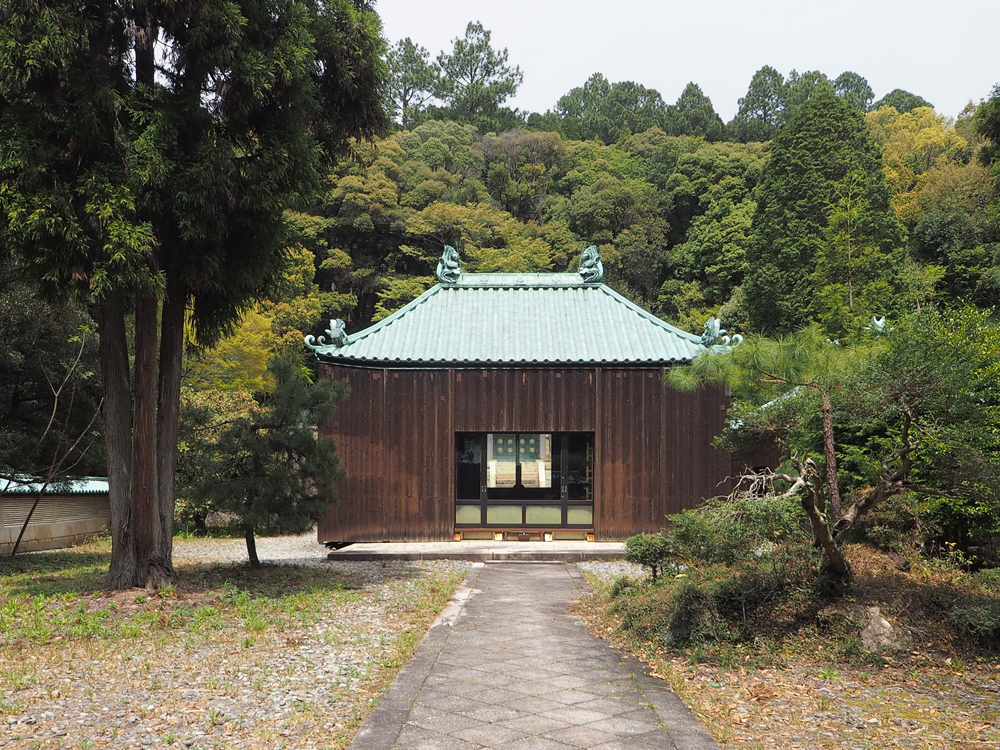 源敬公廟焼香殿