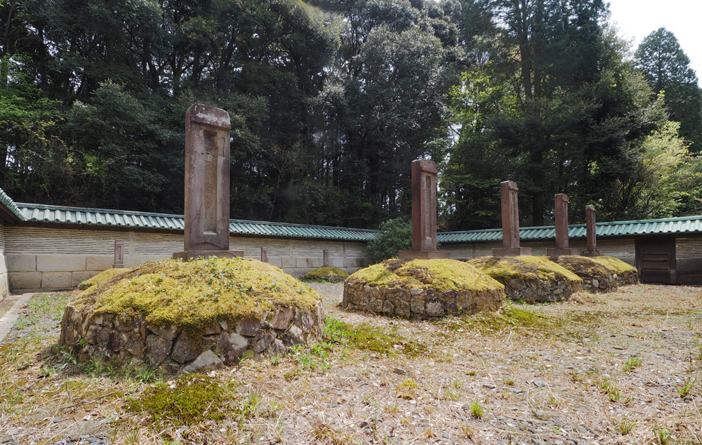源敬公廟殉死者墓