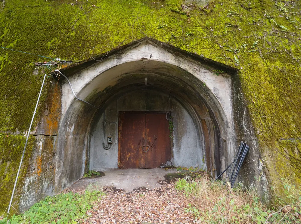 第三海軍火薬廠隧道式火薬庫西