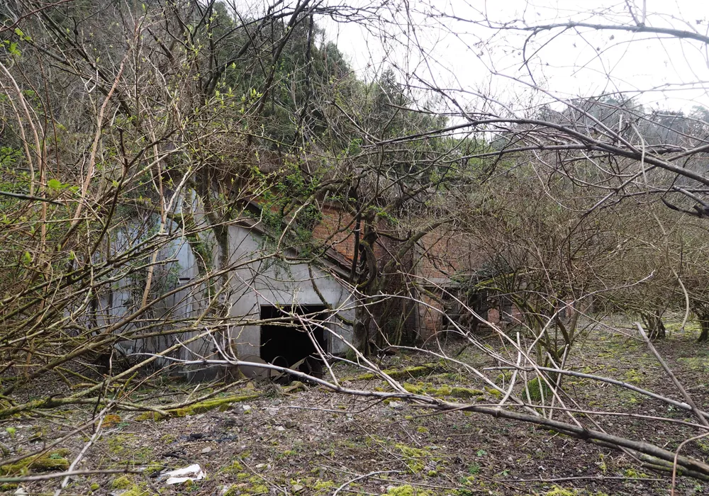 乾燥谷4区 爆薬乾燥場