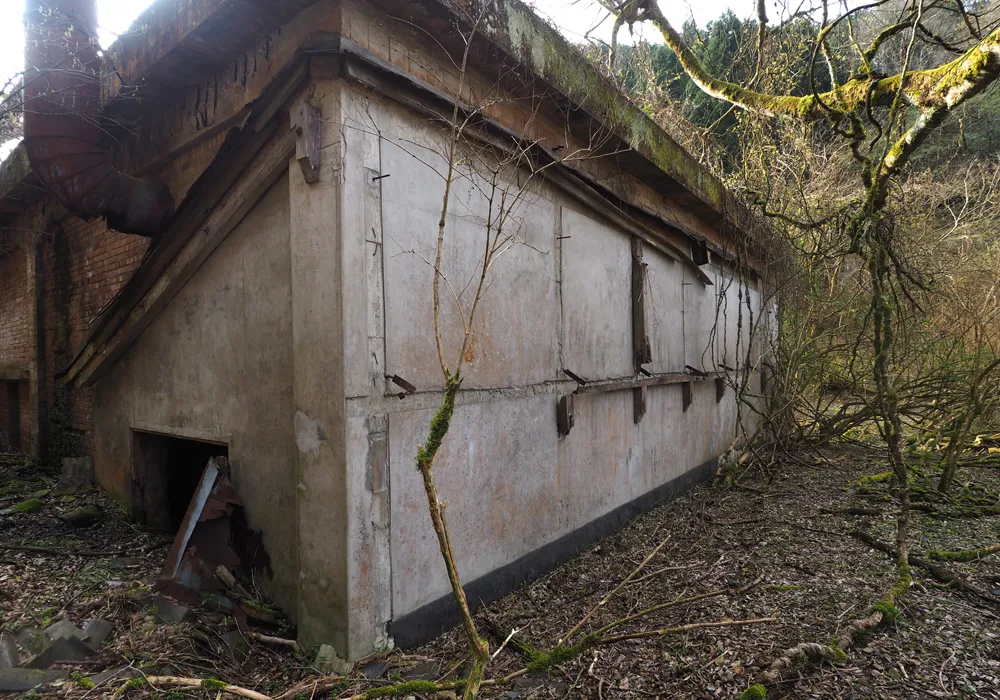 乾燥谷4区 爆薬乾燥場