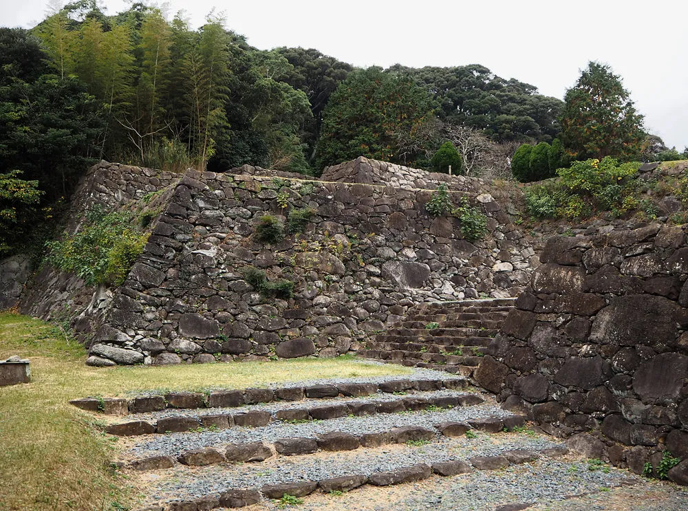名護屋城 上山里丸山里口