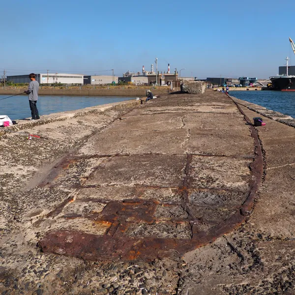 軍鑑防波堤（響灘沈艦護岸）