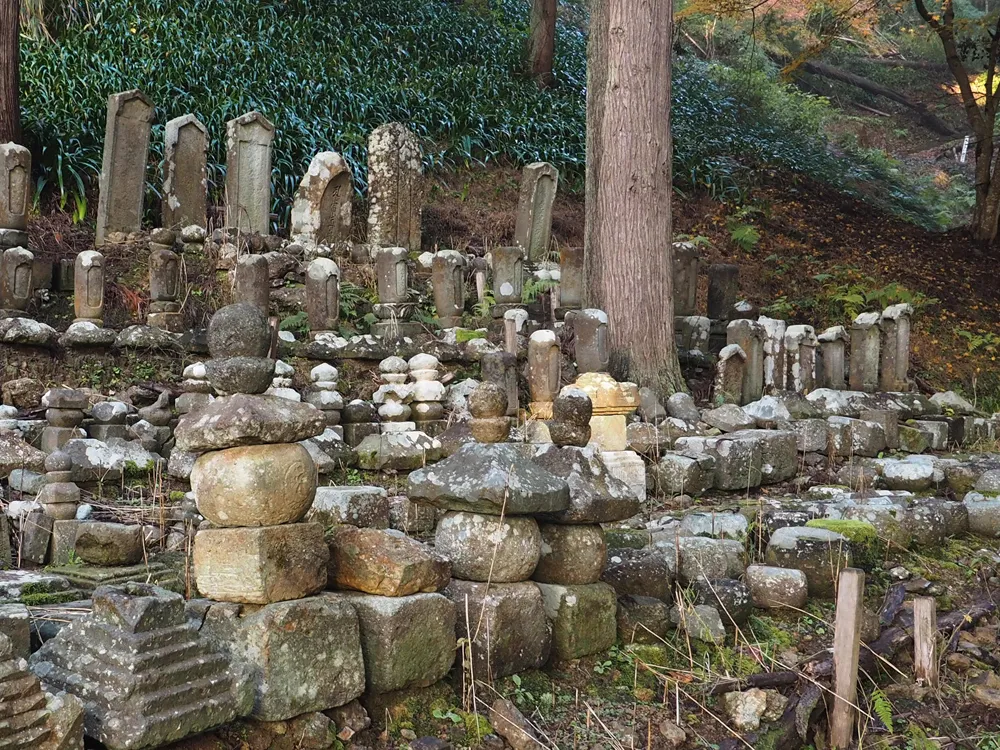 大谷寺石塔集積