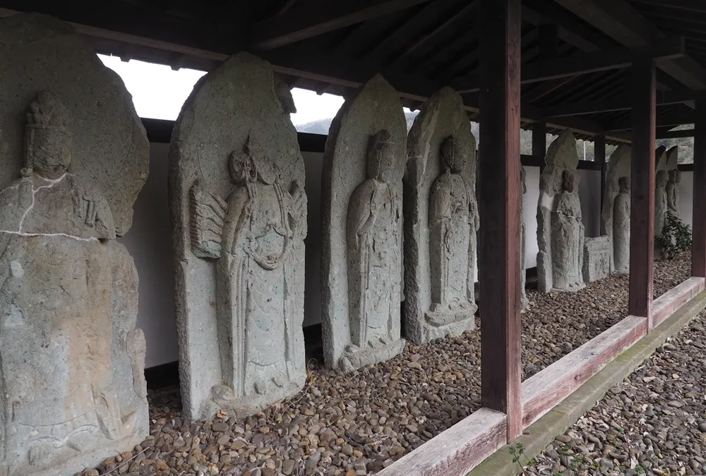 西山光照寺石仏