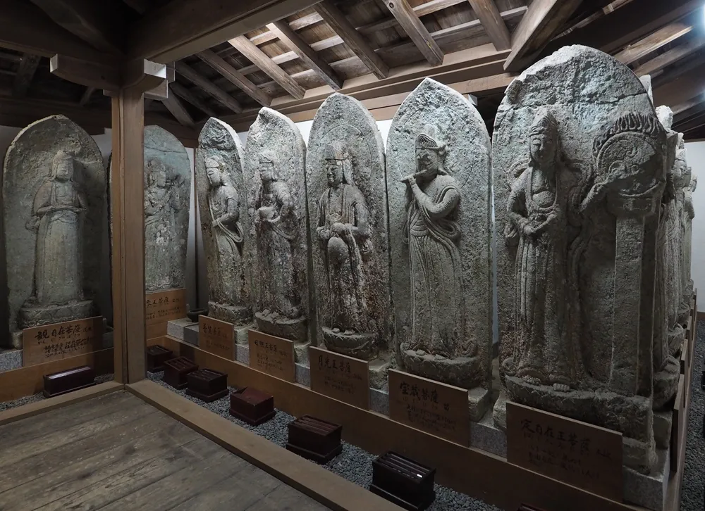 西教寺石仏