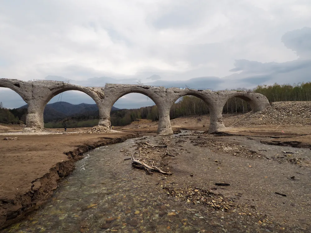 タウシュベツ川橋梁南西側から